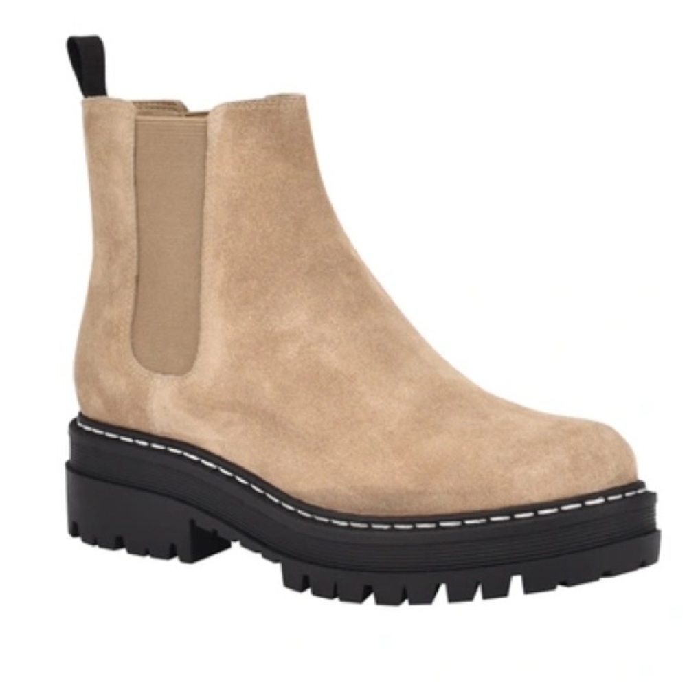 MARC FISHER 
Women's Pirro Leather Chelsea Boots tan size 9